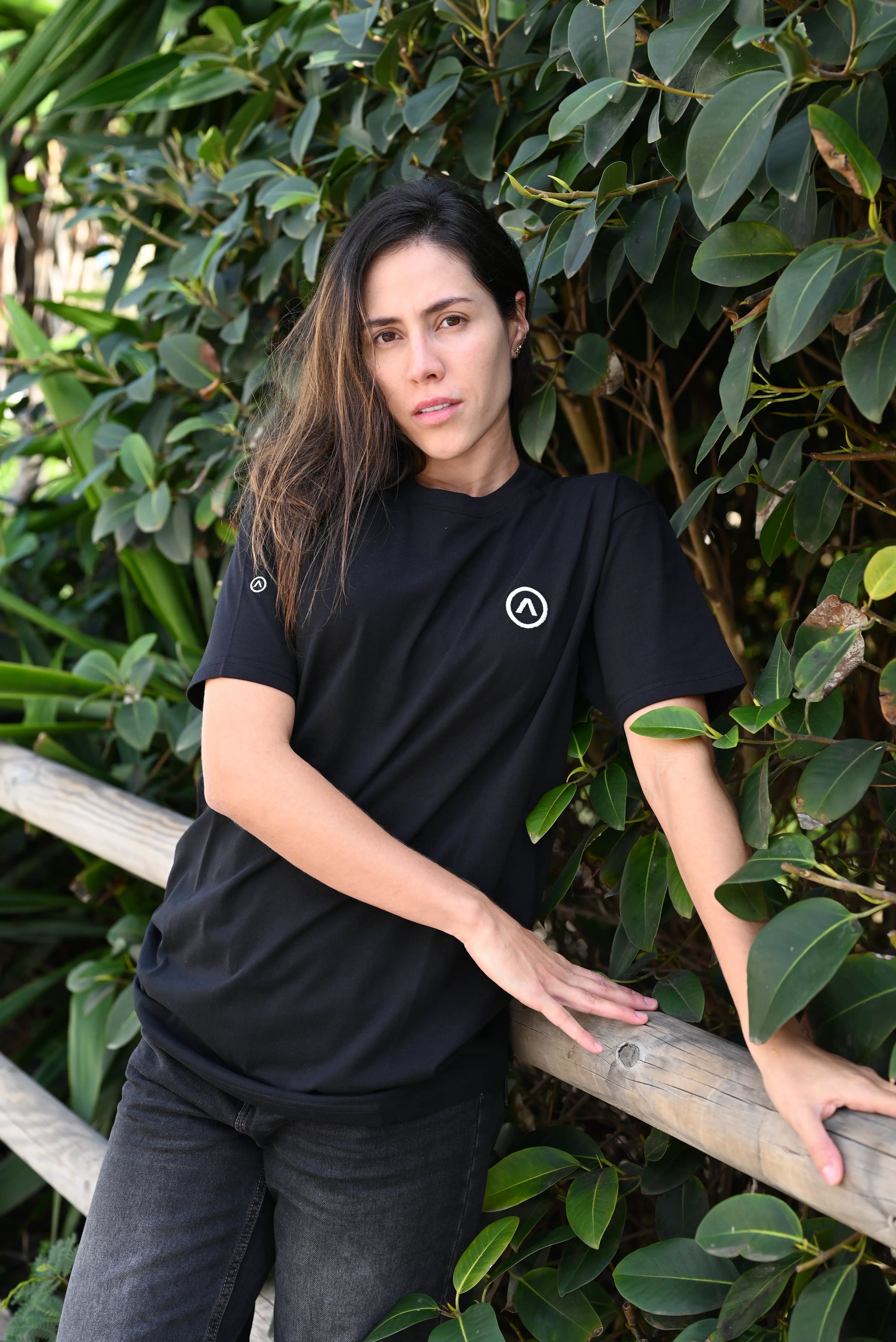 black t-shirt women